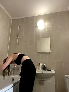 MaryHiggins online show from October 2025 06:12:01 AM