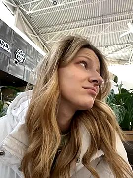 MaryHiggins online show from October 2025 01:01:02 PM