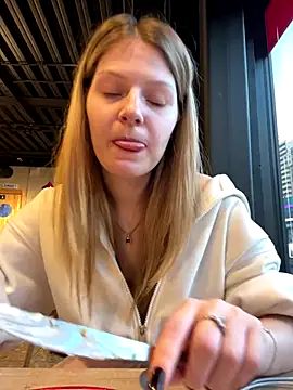 MaryHiggins online show from November 2025 12:59:01 PM