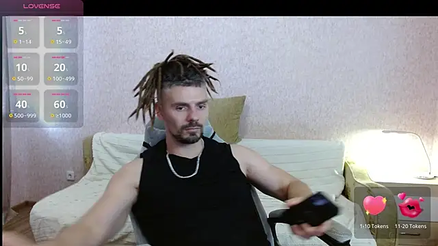 Snapshot of Aestheticguy101 chatting on July 2026 01:14:02 PM Aestheticguy101 online show from July 2026 01:14:02 PM