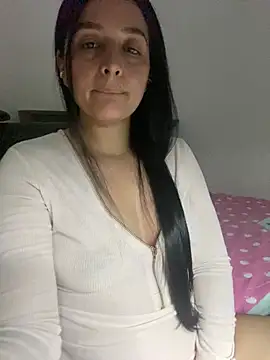 Snapshot of vellaAngel chatting on December 2024 04:18:01 AM vellaAngel online show from December 2024 04:18:01 AM