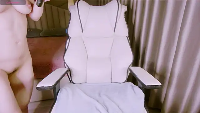 Snapshot of Girl__Funny chatting on February 2025 08:16:02 PM Girl  Funny online show from February 2025 08:16:02 PM