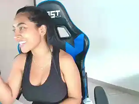 sophiax-x online show from January 2025 05:04:02 PM