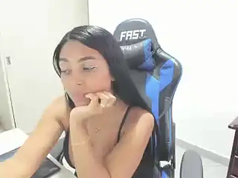 sophiax-x online show from February 2025 06:01:02 PM