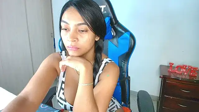 sophiax-x online show from September 2025 10:51:01 AM