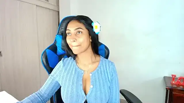 sophiax-x online show from November 2025 07:02:02 PM