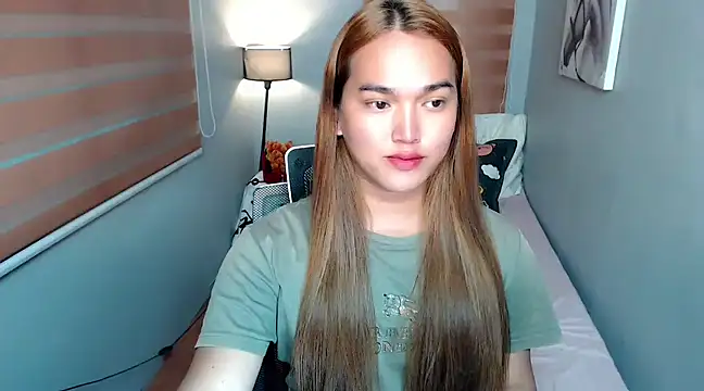 Snapshot of MoaningKylie chatting on December 2024 03:54:02 PM MoaningKylie online show from December 2024 03:54:02 PM