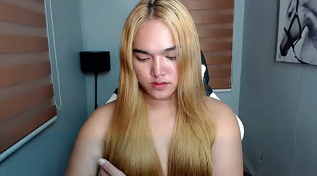 Snapshot of MoaningKylie chatting on February 2025 11:11:01 PM MoaningKylie online show from February 2025 11:11:01 PM