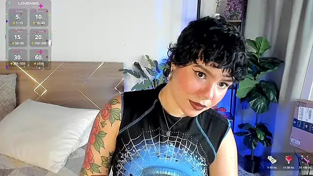 Snapshot of Amy_art chatting on April 2026 10:07:02 PM Amy art online show from April 2026 10:07:02 PM