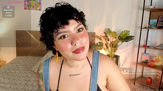 Snapshot of Amy_art chatting on May 2026 09:22:01 PM Amy art online show from May 2026 09:22:01 PM
