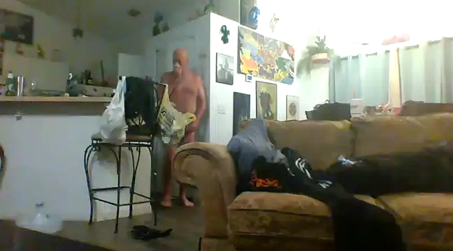 Snapshot of Yankeedave420 chatting on December 2024 01:53:01 AM Yankeedave420 online show from December 2024 01:53:01 AM
