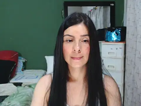 Snapshot of Estefani_32 chatting on January 2025 07:11:01 PM Estefani 32 online show from January 2025 07:11:01 PM