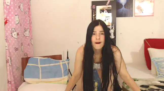 Snapshot of Estefani_32 chatting on January 2025 12:46:02 AM Estefani 32 online show from January 2025 12:46:02 AM