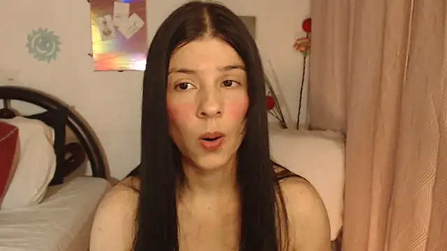 Snapshot of Estefani_32 chatting on October 2025 03:53:01 PM Estefani 32 online show from October 2025 03:53:01 PM