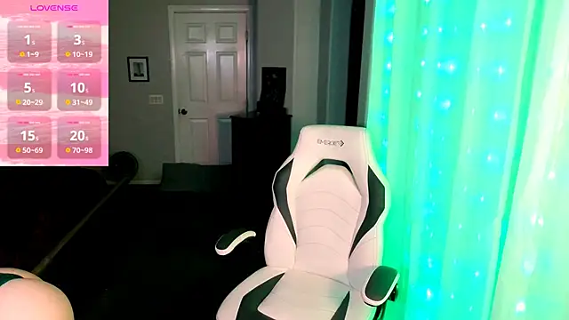 britteebee online show from October 2025 08:42:01 AM