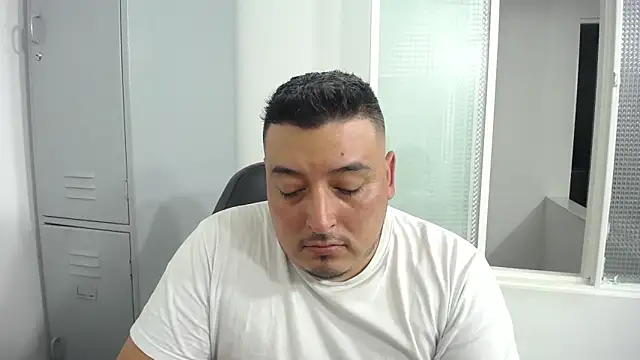 Snapshot of antonycruz chatting on November 2025 10:07:02 PM antonycruz online show from November 2025 10:07:02 PM