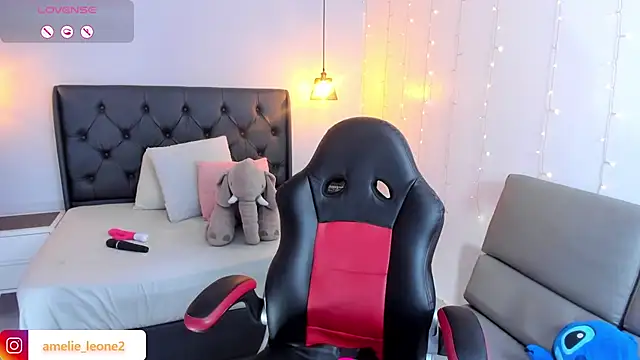 Snapshot of AMELIELEONE chatting on January 2025 12:24:01 PM AMELIELEONE online show from January 2025 12:24:01 PM