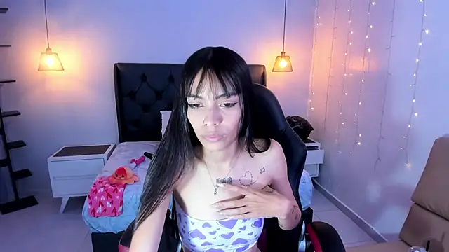 Snapshot of AMELIELEONE chatting on February 2025 01:10:02 PM AMELIELEONE online show from February 2025 01:10:02 PM