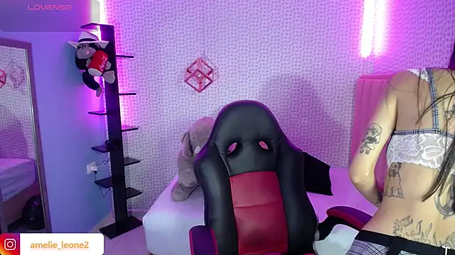 Snapshot of AMELIELEONE chatting on March 2025 02:28:02 AM AMELIELEONE online show from March 2025 02:28:02 AM