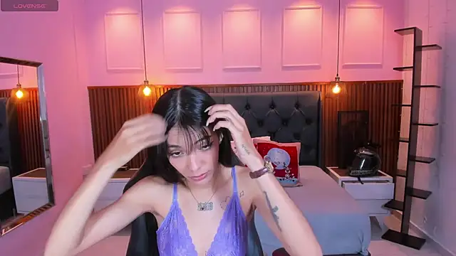 Snapshot of AMELIELEONE chatting on November 2025 12:42:02 PM AMELIELEONE online show from November 2025 12:42:02 PM