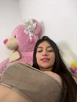 Snapshot of Emmily_19 chatting on March 2025 06:03:02 AM Emmily 19 online show from March 2025 06:03:02 AM