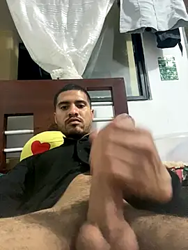 Snapshot of UpraisedSliver chatting on November 2025 05:10:01 AM UpraisedSliver online show from November 2025 05:10:01 AM