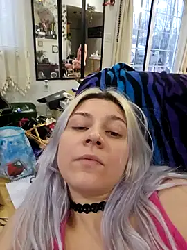 Snapshot of ScarletCallings420 chatting on December 2024 12:25:01 AM ScarletCallings420 online show from December 2024 12:25:01 AM