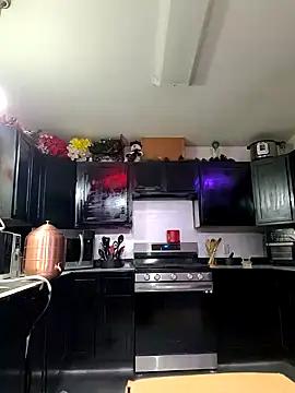 Snapshot of ScarletCallings420 chatting on January 2025 04:06:01 AM ScarletCallings420 online show from January 2025 04:06:01 AM