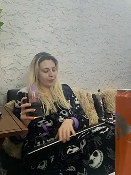 ScarletCallings420 online show from January 2026 02:05:01 AM