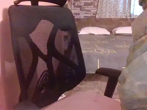 Pinky 4 online show from November 2025 11:54:02 AM