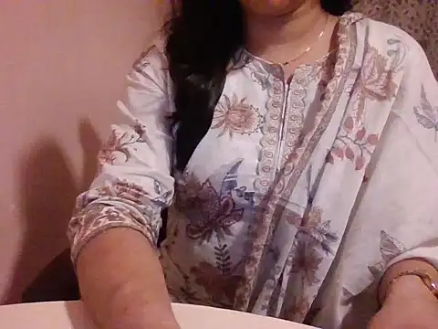 Pinky 4 online show from February 2026 06:58:02 PM