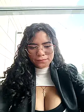 Snapshot of Simone_Miller chatting on January 2025 10:13:02 PM Simone Miller online show from January 2025 10:13:02 PM