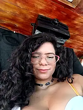 Snapshot of Simone_Miller chatting on January 2025 04:28:02 PM Simone Miller online show from January 2025 04:28:02 PM
