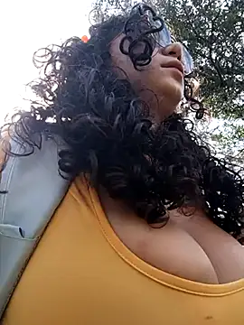 Snapshot of Simone_Miller chatting on February 2025 02:14:02 PM Simone Miller online show from February 2025 02:14:02 PM