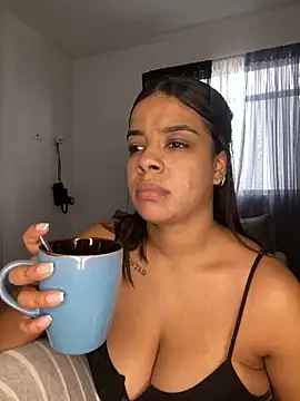 trianawhite online show from December 2024 06:29:01 PM