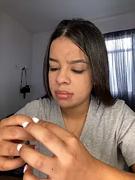 trianawhite online show from January 2025 03:39:01 PM