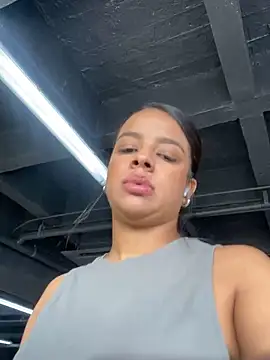 trianawhite online show from February 2025 07:10:01 PM