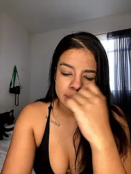 trianawhite online show from January 2026 03:17:01 PM