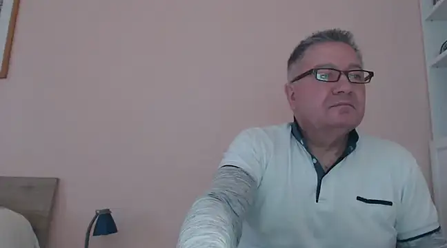 Snapshot of YOU6me chatting on January 2025 11:10:01 AM YOU6me online show from January 2025 11:10:01 AM