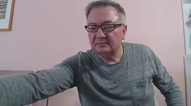 Snapshot of YOU6me chatting on January 2025 10:08:02 AM YOU6me online show from January 2025 10:08:02 AM