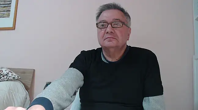 Snapshot of YOU6me chatting on February 2025 03:07:01 PM YOU6me online show from February 2025 03:07:01 PM