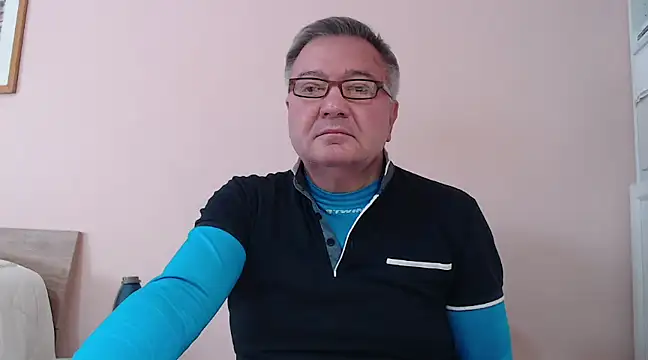 Snapshot of YOU6me chatting on February 2025 10:30:01 AM YOU6me online show from February 2025 10:30:01 AM