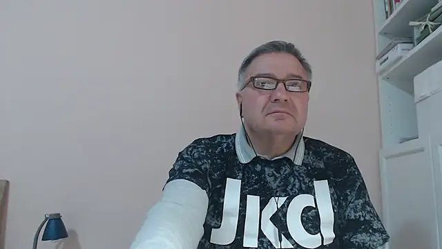 Snapshot of YOU6me chatting on February 2025 06:02:01 PM YOU6me online show from February 2025 06:02:01 PM