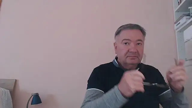 Snapshot of YOU6me chatting on February 2025 09:31:02 AM YOU6me online show from February 2025 09:31:02 AM