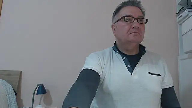 Snapshot of YOU6me chatting on February 2025 10:23:01 AM YOU6me online show from February 2025 10:23:01 AM