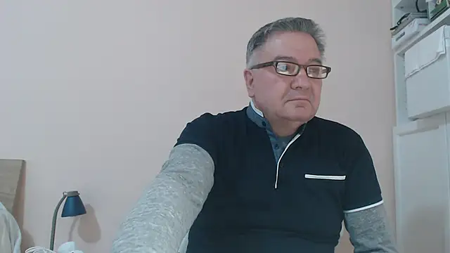 Snapshot of YOU6me chatting on February 2025 10:37:02 AM YOU6me online show from February 2025 10:37:02 AM