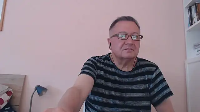 Snapshot of YOU6me chatting on September 2025 09:53:02 AM YOU6me online show from September 2025 09:53:02 AM