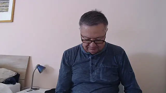 Snapshot of YOU6me chatting on September 2025 07:43:01 AM YOU6me online show from September 2025 07:43:01 AM