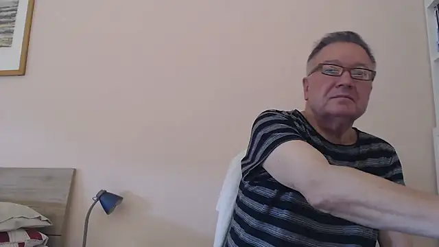 Snapshot of YOU6me chatting on September 2025 06:48:01 AM YOU6me online show from September 2025 06:48:01 AM