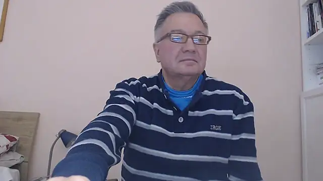 Snapshot of YOU6me chatting on October 2025 02:12:02 PM YOU6me online show from October 2025 02:12:02 PM